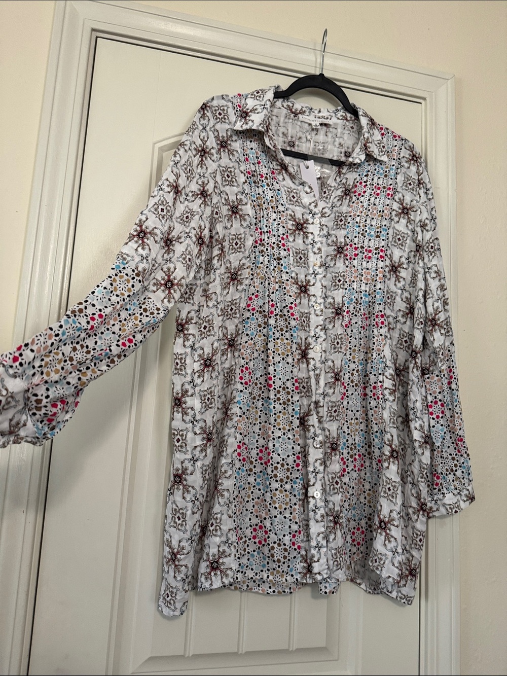 Women’s White Printed Button-Front Tunic Top